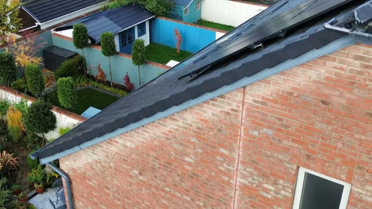 Dry verge along a gable seen from above