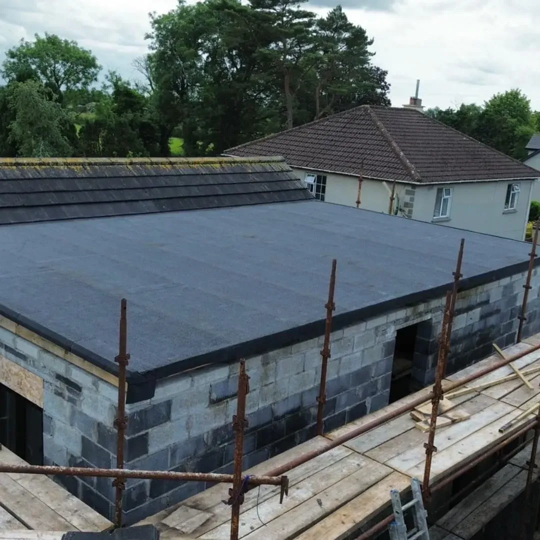 New flat roof on a block extension